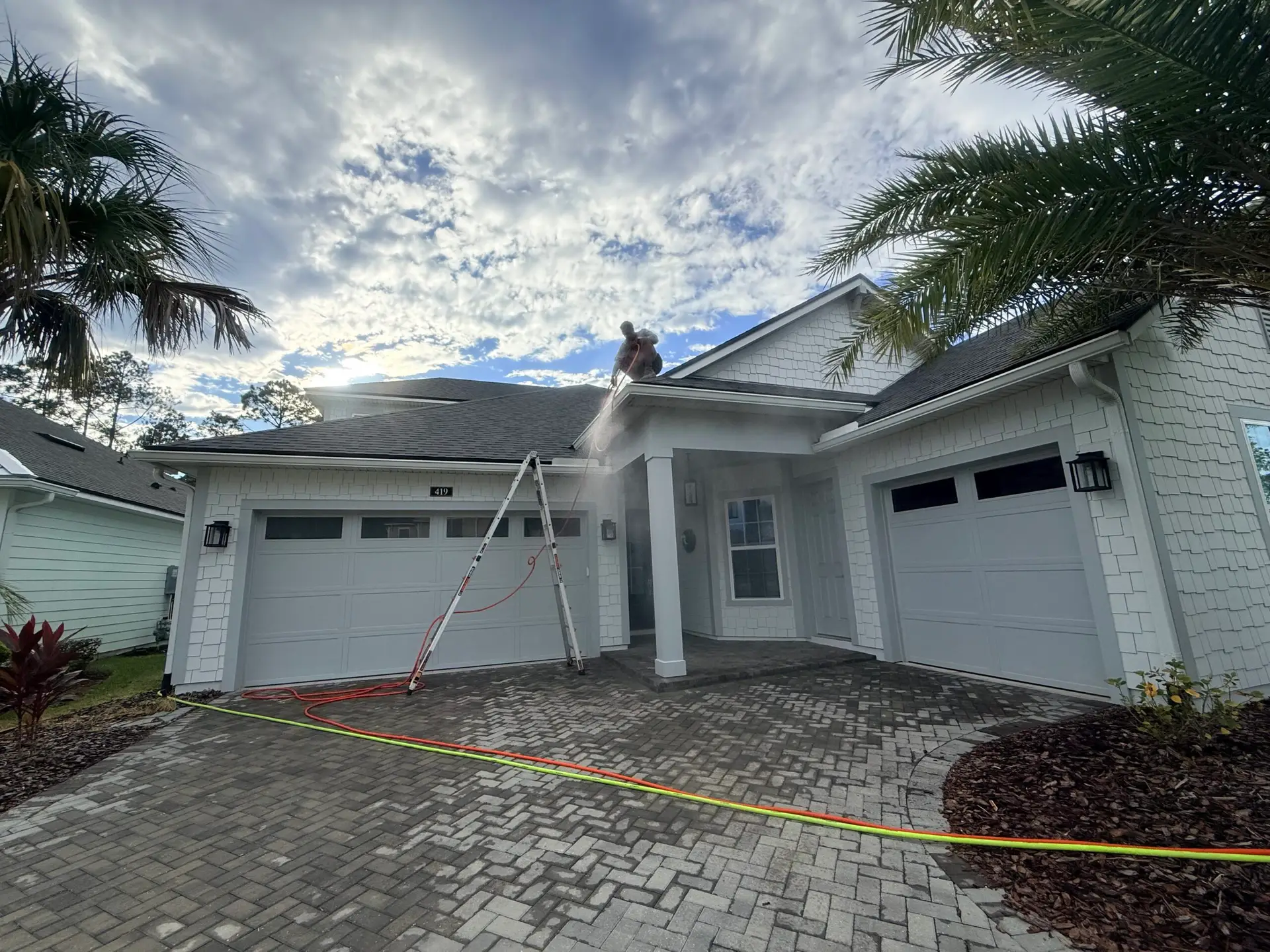 Professional gutter cleaning in Northeast Florida