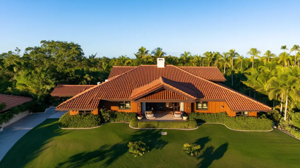 blog-7220-roof-cleaning-hero